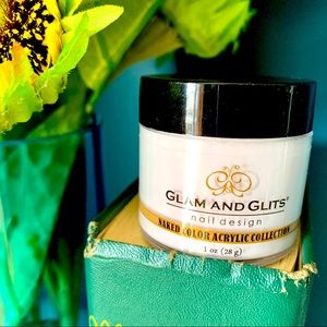 Glam And Glits Acrylic Nail Powder in Beyond Pale